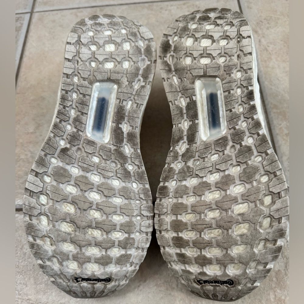 Adidas Ultraboost Size 8 - Picture 6 of 7